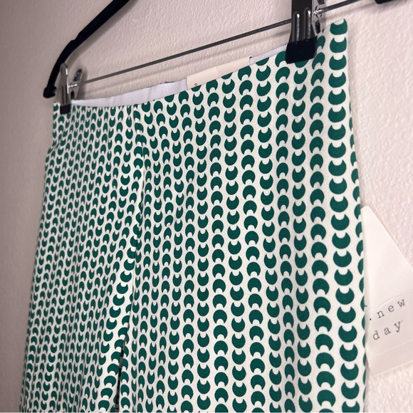 A New Day Ivory & Green Geo Print High Rise Stretch Skinny Ankle Pants Sz 4 NWT - Picture 6 of 15
